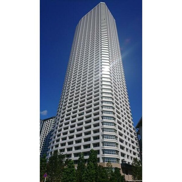 外観(鉄筋コンクリート造のがっちりとした建物。)