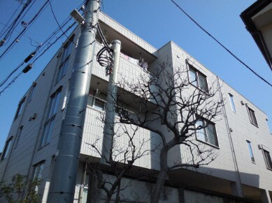 物件外観写真1　(落ち着いた雰囲気。)