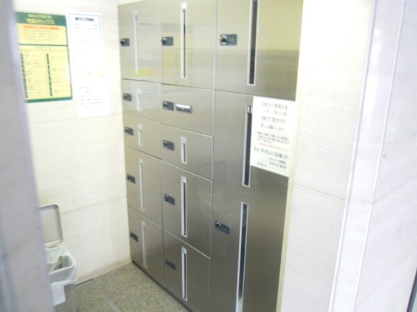 建物設備(便利な宅配ボックス完備。)
