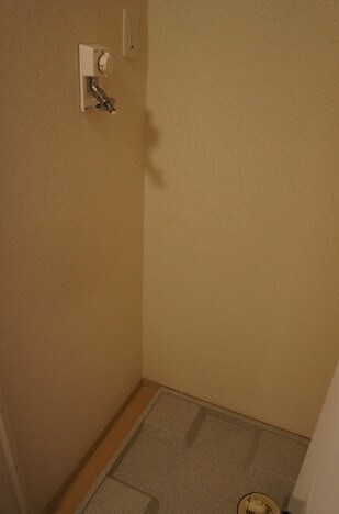 物件内観写真11　(室内洗濯機置場。)