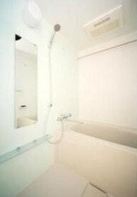 物件内観写真5　(浴室乾燥機付きバス。)