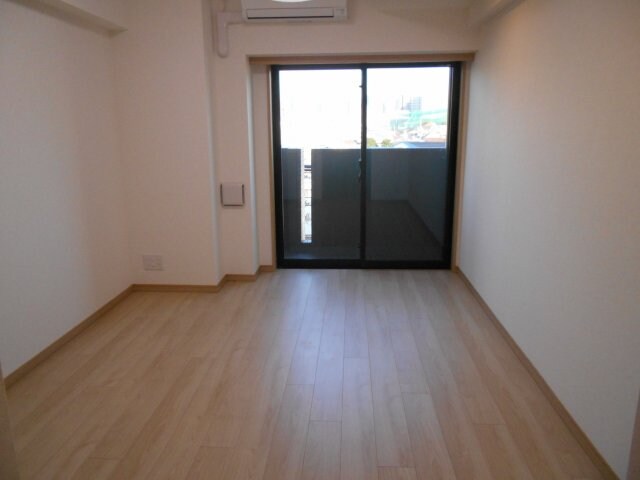 物件内観写真6　(洋室、フローリング)