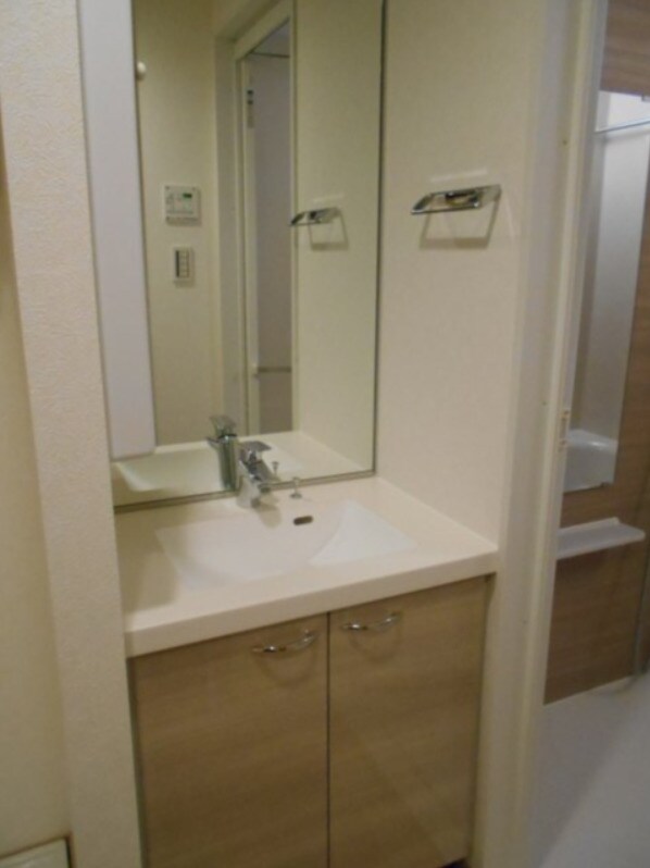 物件内観写真15　(独立洗面台)