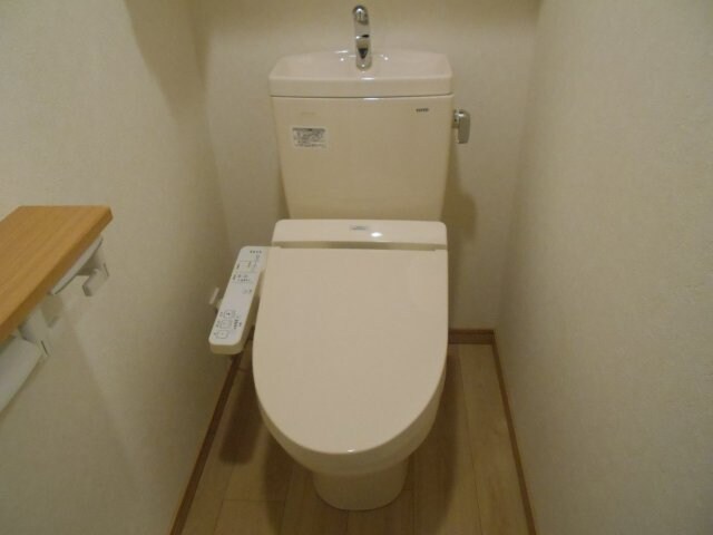 物件内観写真24　(温水洗浄便座)