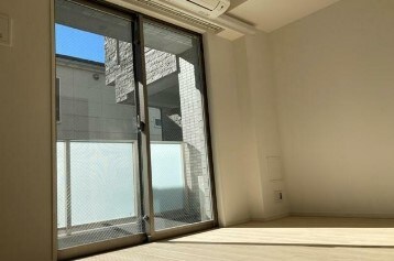 物件内観写真3　(7.0帖のきれいな洋室。)