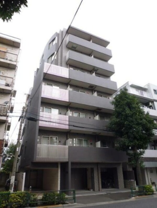 外観(鉄筋コンクリート造のがっちりとした建物。)