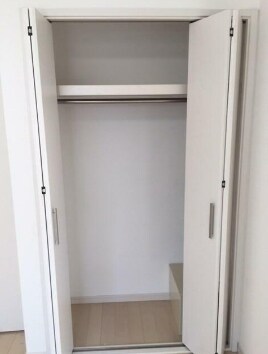 物件内観写真8　(クローゼット完備。)