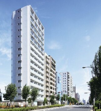 物件外観写真1　(鉄骨鉄筋コンクリート造のがっちりとした建物。)