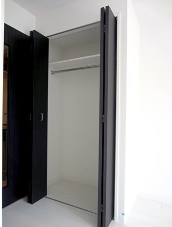 物件内観写真11　(クローゼット完備。)