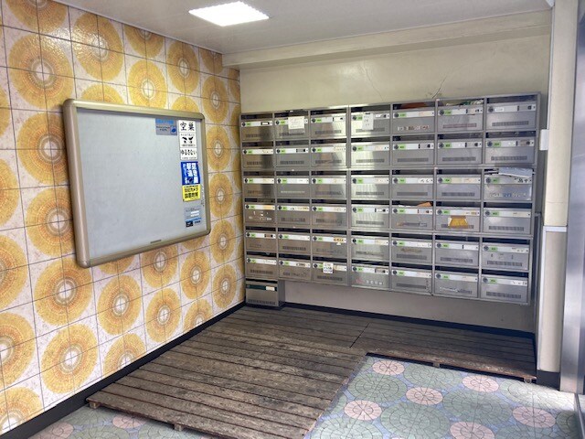 物件内観写真15　(メールボックス完備。)
