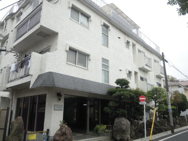 外観(鉄筋コンクリート造のがっちりとした造り。)