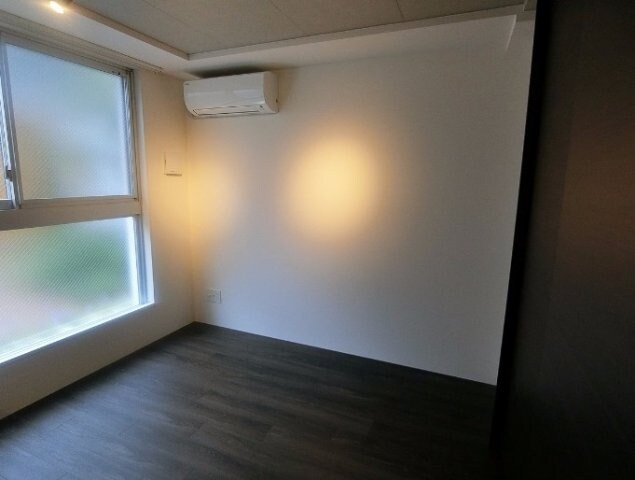 物件内観写真8　(きれいなフローリング。)