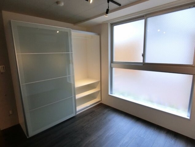 物件内観写真9　(収納スペース完備！)