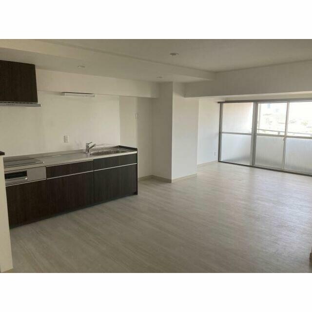 物件内観写真3　(20.0帖のきれいなLDK。)