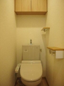 物件内観写真6　(温水洗浄便座。)