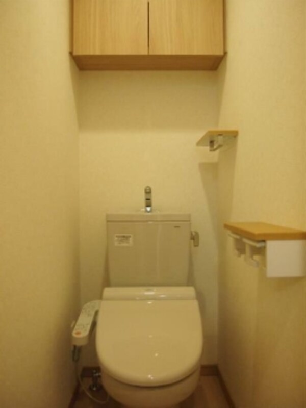 トイレ(温水洗浄便座。)