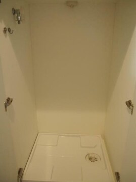 物件内観写真9　(室内洗濯機置き場。)