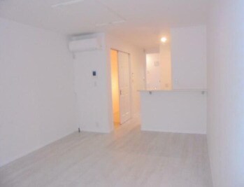 物件内観写真2　(13.1帖のきれいなLDK。)