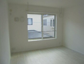 物件内観写真8　(きれいなフローリング。)