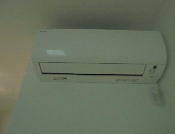 物件内観写真10　(エアコン完備。)