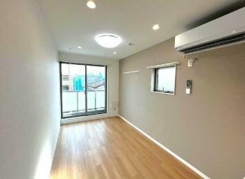 物件内観写真2　(8.3帖のきれいなLDK。)