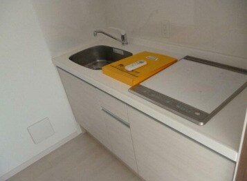 物件内観写真3　(IHクッキングヒーター。)