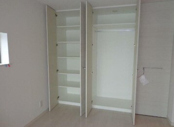 物件内観写真9　(クローゼット完備。)