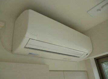 物件内観写真10　(エアコン完備。)