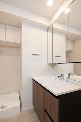 物件内観写真6　(嬉しい独立洗面台付き。)