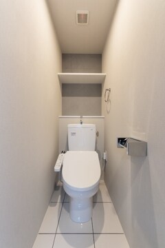 物件内観写真5　(温水洗浄便座。)