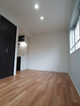 物件内観写真8　(きれいなフローリング。)