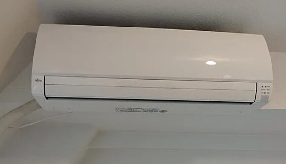 物件内観写真11　(エアコン完備。)