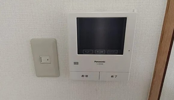物件内観写真13　(モニター付きインターホンで防犯面も安心です！)