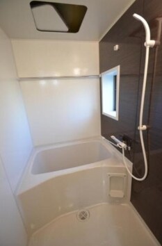 物件内観写真5　(浴室乾燥機付きバス)