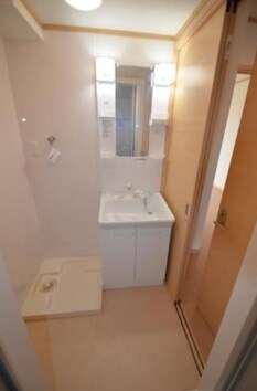 物件内観写真7　(独立洗面台)