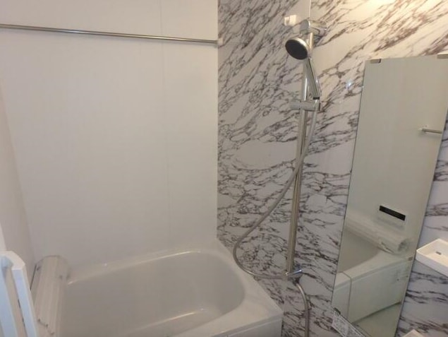 物件内観写真6　(追い焚き機能、浴室乾燥機完備。)