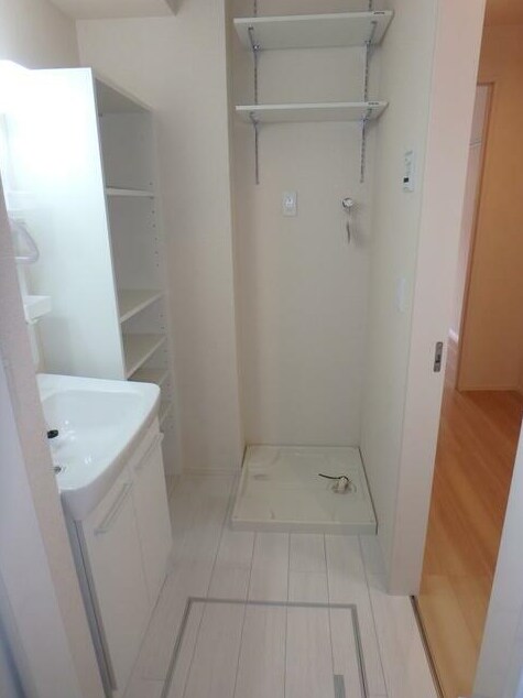 物件内観写真9　(室内洗濯機置き場。)