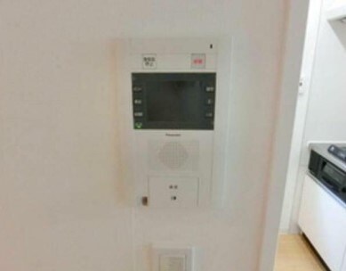 物件内観写真11　(モニター付きインターホンで防犯面も安心です！)