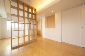 物件内観写真5　(明るい洋室！)