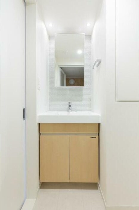 物件内観写真7　(うれしい独立洗面台。)