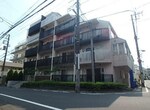 鉄筋コンクリート造のがっちりとした建物。