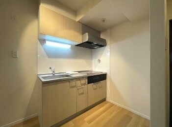 物件内観写真4　(IHクッキングヒーター。)