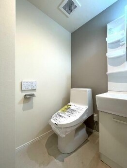 物件内観写真6　(温水洗浄便座。)