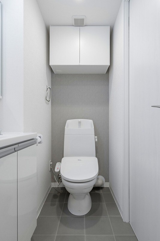 物件内観写真7　(温水洗浄便座。)