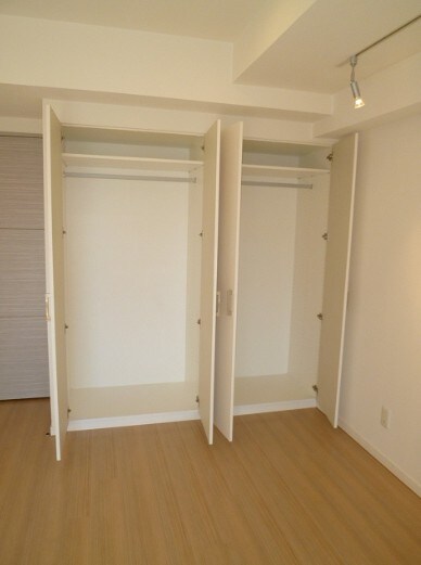 物件内観写真8　(クローゼット完備。)