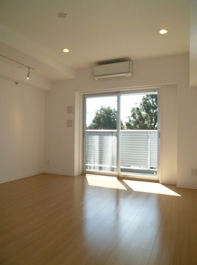 物件内観写真9　(エアコン完備。)