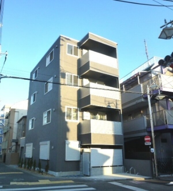 外観(鉄筋コンクリート造のがっちりとした建物。)