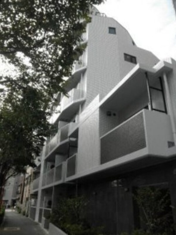 外観(鉄筋コンクリート造のがっちりとした建物。)