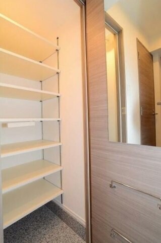 物件内観写真10　(シューズボックス完備。)