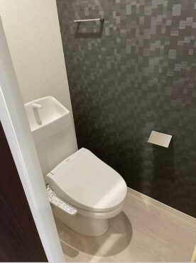 物件内観写真5　(温水洗浄便座。)